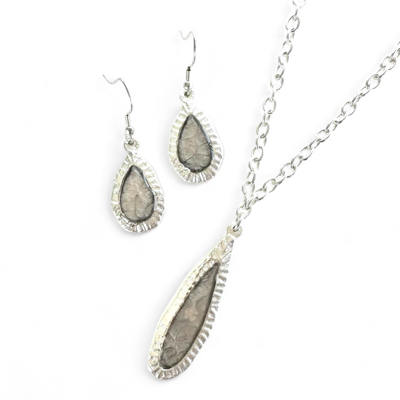 Frances Necklace - Silver Metallic in Silver